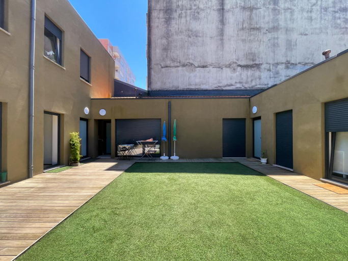 Others 5, Casas S. Dinis, Porto