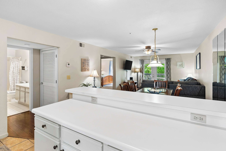 Others 2, Ron's Retreat Stay for 6 With Resort Amenities, Taney