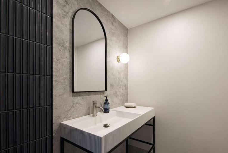 Bathroom 9