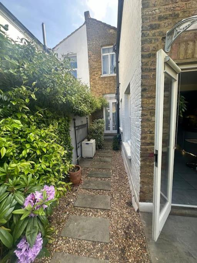 Exterior & Views 1, My Sky - Serviced House well situated, London