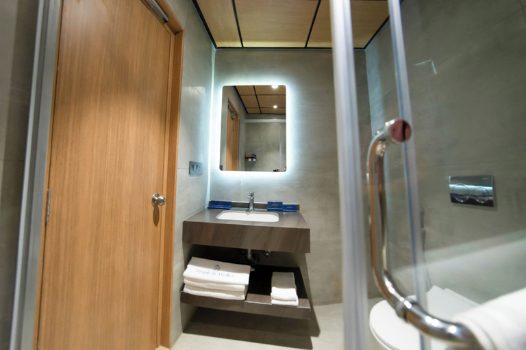 Bathroom 4, Trunk & Trolley A Luxury Boutique Hotel, Hyderabad