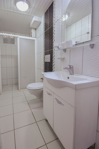 Bathroom 5, Huzur Royal Otel, Datça