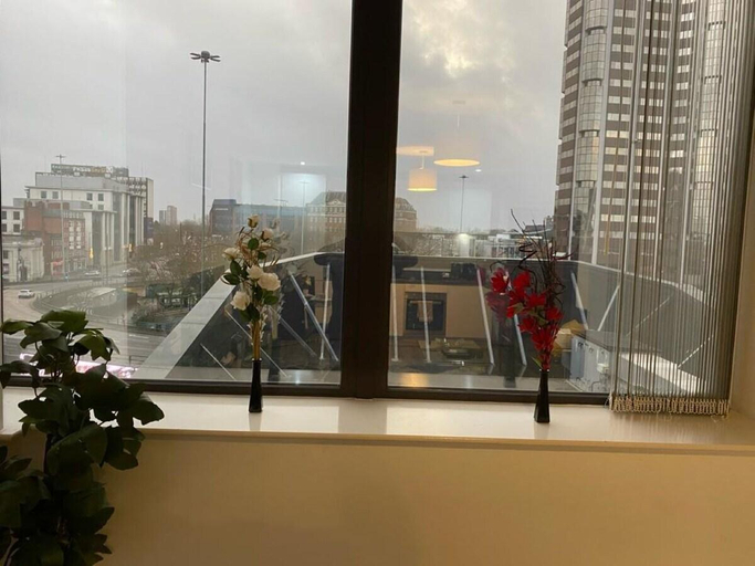 Others 2, Birmingham City Centre Apartment – Broad Street, Birmingham