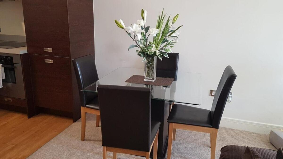 Others 4, KCS Birmingham City Apartment with Balcony, Birmingham