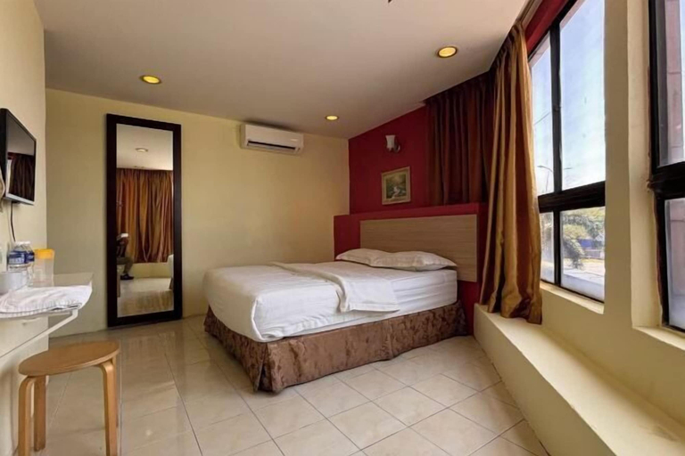 Bedroom 12