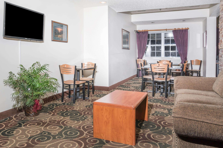 Public Area 3, Microtel Inn & Suites By Wyndham Rice Lake, Barron