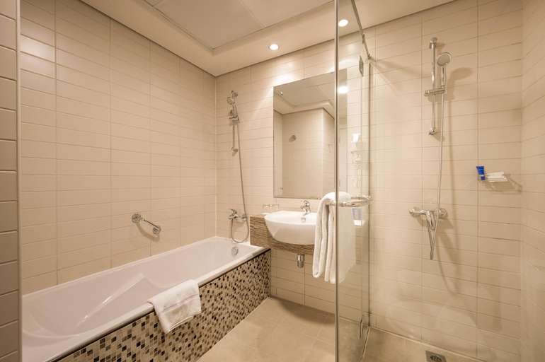 Bathroom 3, Oaks Liwa Heights, Dubai