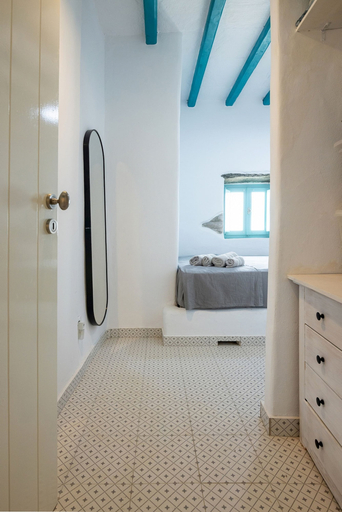 Room 4, Melina House Platia Tinos, South Aegean