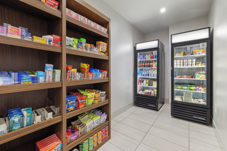 Food & Drinks 5, Holiday Inn Express & Suites Mountain View Silicon Valley by IHG, Santa Clara