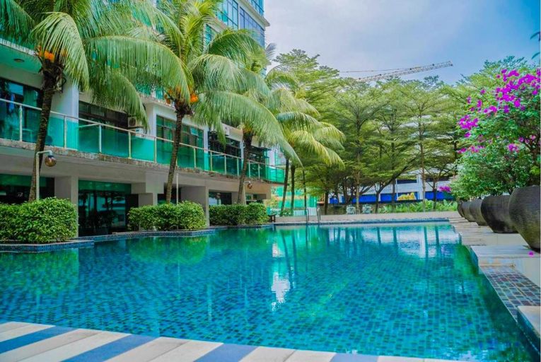 Sport & Beauty 2, Lake View- Mount Austin IKEA Toppen 5 mins- A110, Johor Bahru