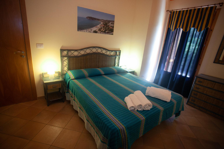 Bedroom 2, Two-room apartments by the sea - at Le Casette sul Mare, Vibo Valentia