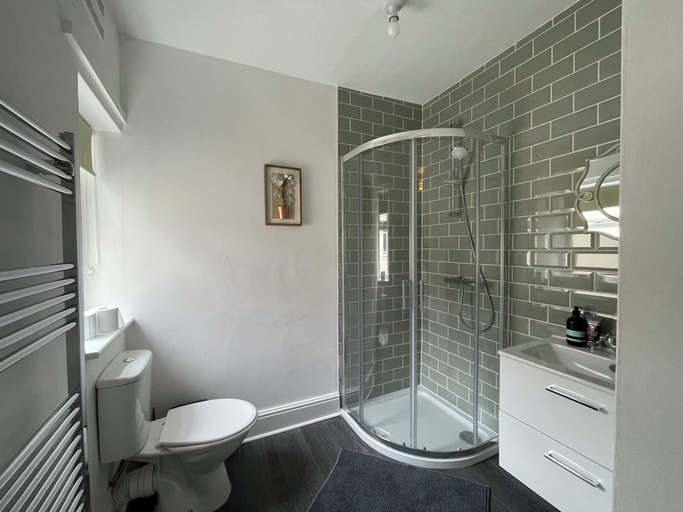 Bathroom 3, Golden Triangle Townhouse, Norfolk
