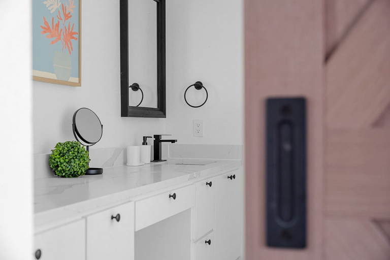 Room 4, The Belvedere Pet Friendly Spacious Yard, Collin