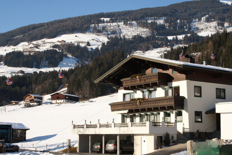 Exterior 2, Upscale Apartment in Salzburg With Terrace and Country Views, Zell am See