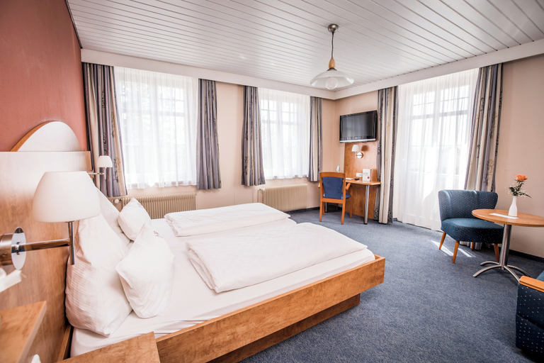 Bedroom 3, Hotel - Gasthof Zur Rose, Ravensburg