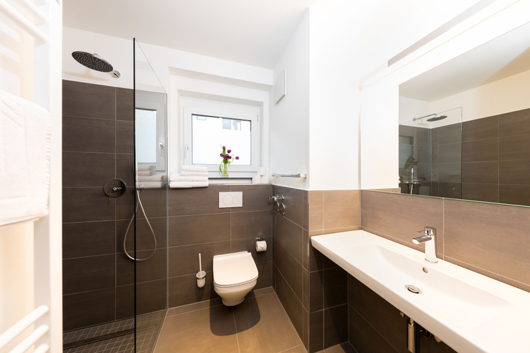Bathroom 5, Boardinghouse St.Pauli, Hamburg
