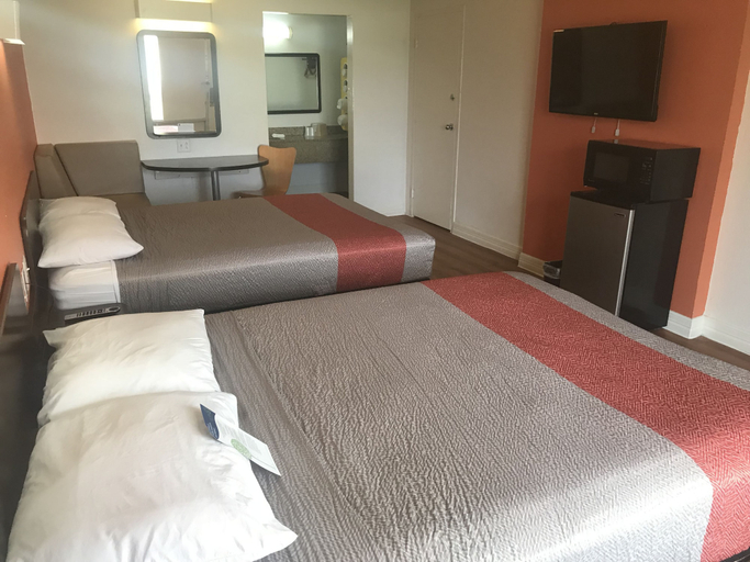Bedroom 3, Motel 6 Houston, TX - East, Houston