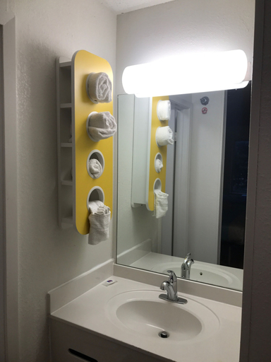 Bathroom 4, Motel 6 Raleigh, NC - North, Wake