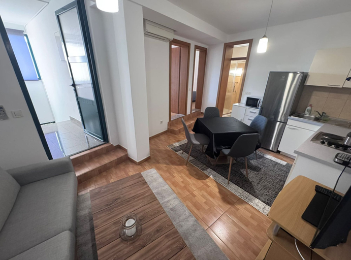 Others 5, Apartment Centar, Ploče