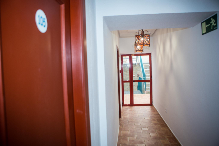 Public Area 3, Vivian's Guest House Auto Check-in, Cádiz