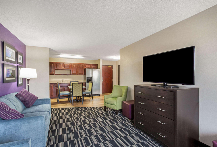 Bathroom 4, La Quinta Inn & Suites By Wyndham Plainfield, Windham