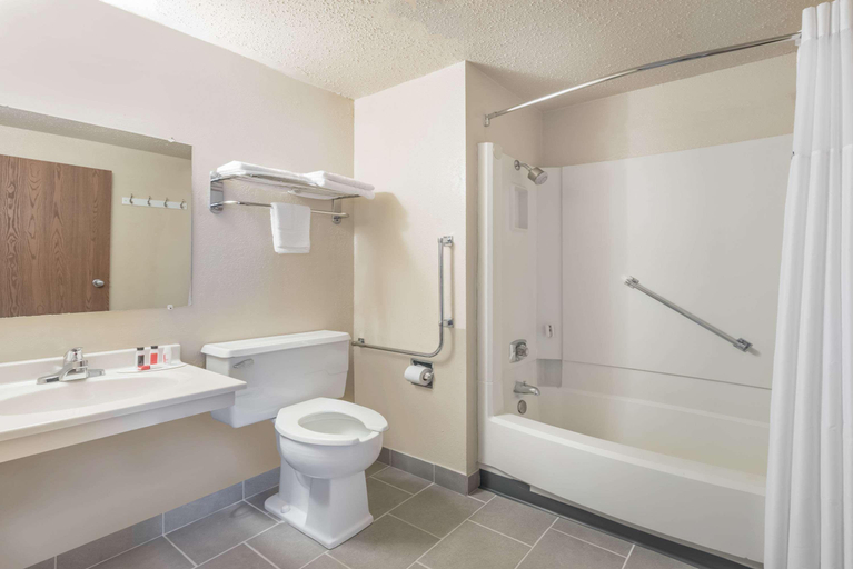 Bathroom 4, Super 8 by Wyndham Devils Lake, Ramsey