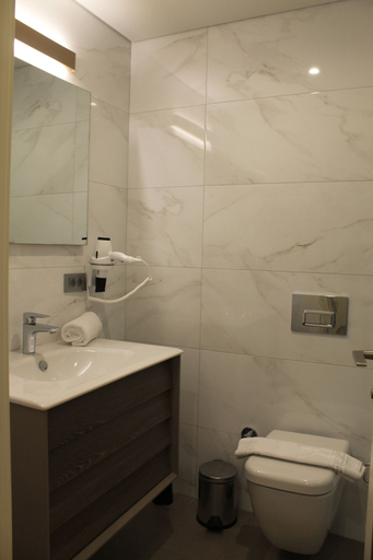 Bathroom 5, Garlon Residence, Beyoğlu