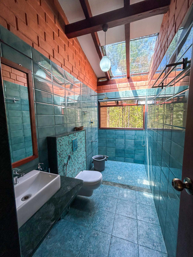 Bathroom, Sereno Chikmagalur, Chikmagalur
