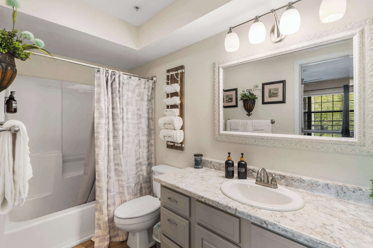 Bathroom 3, Cozy Comfort Retreat For 6, Taney
