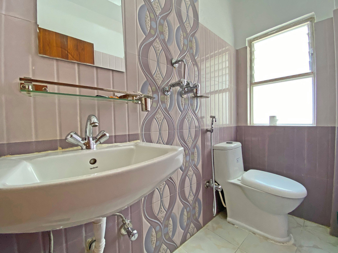 Bathroom 4, Hotel Himalayan BTS, Bagmati