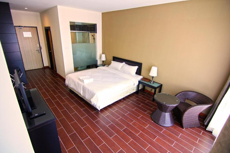 Putatan Platinum Hotel Room Type - Deluxe King
