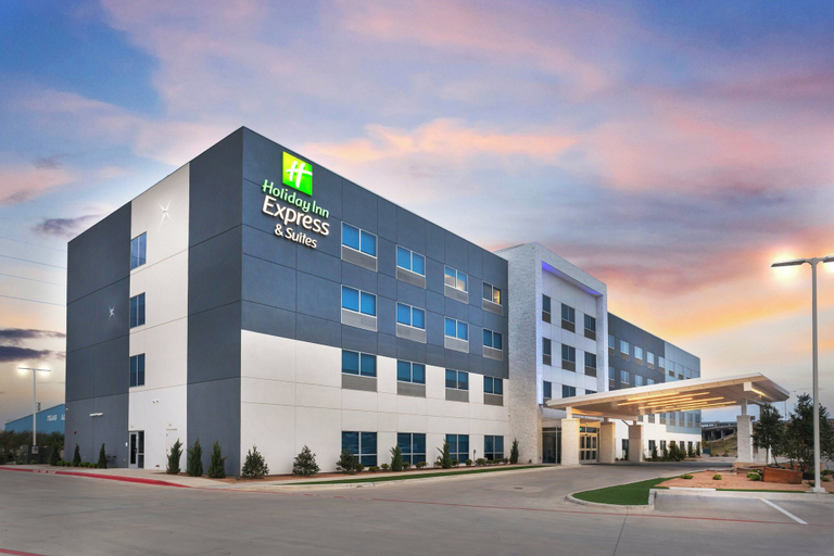 Exterior & Views 3, Holiday Inn Express & Suites WACO DOWNTOWN by IHG, McLennan