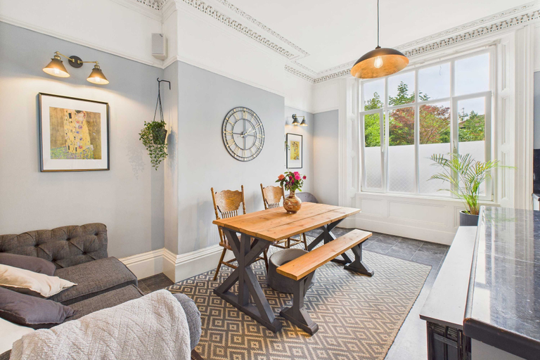 Room 4, Host Stay Beech Street, Sefton