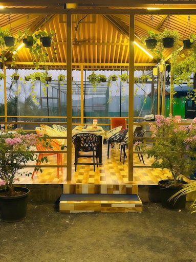 Food & Drinks, 7 Mountains Farm Villa, Thane