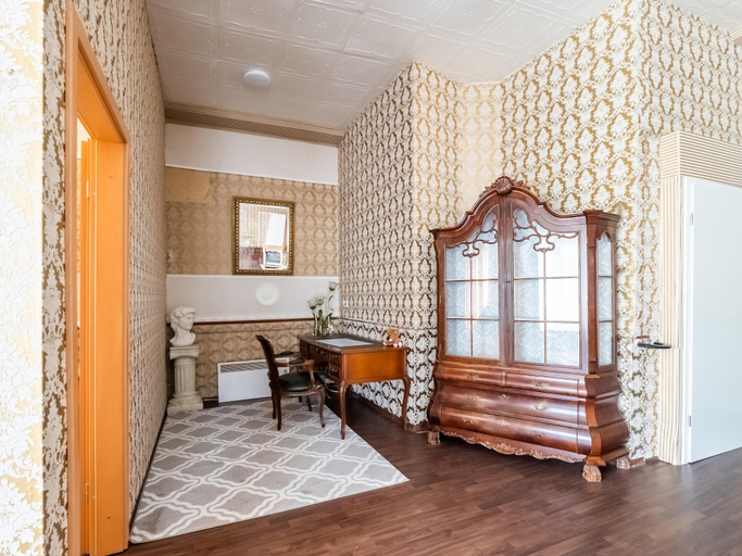 Living room 5, Cheerful Holiday Home in Kinheim With Mountain Views, Bernkastel-Wittlich