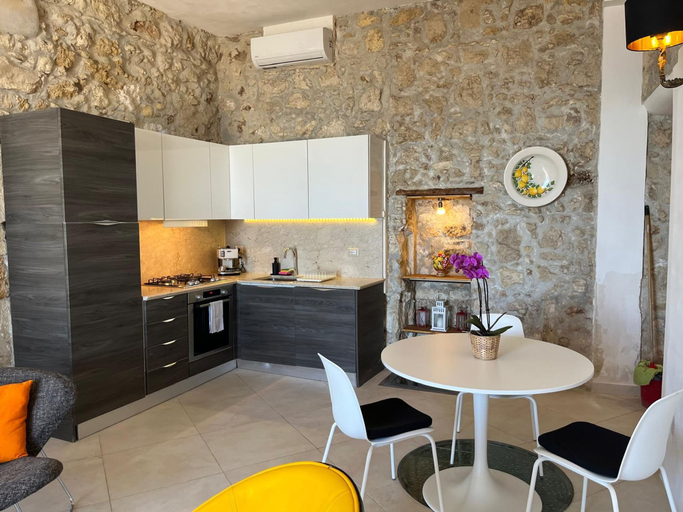 Room 5, Casa Calarossa Ortigia, Syracuse
