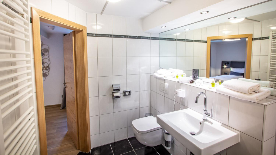Bathroom 3, Steinhaus 1718, Wetteraukreis