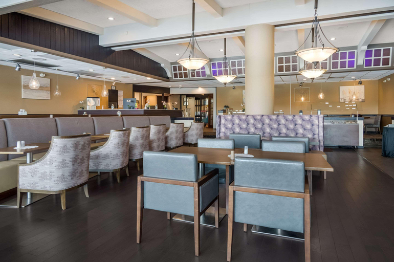 Food & Drinks 5, Radisson Hotel Grand Rapids Riverfront, Kent