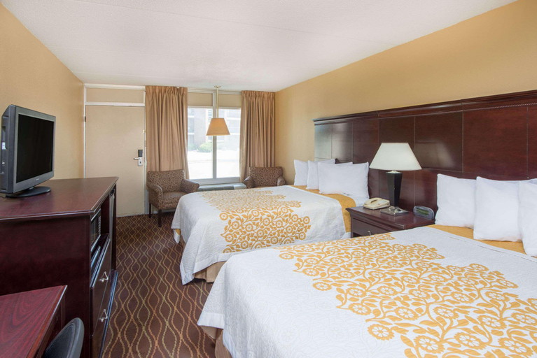 Bathroom 4, Days Inn By Wyndham Paducah, McCracken