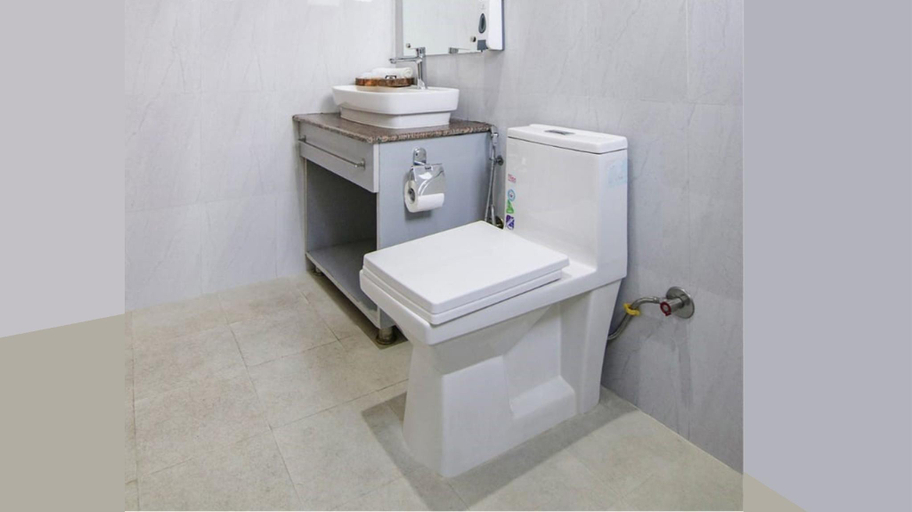 Bathroom, Sierra Inn by ShriGo Hotels, Kangra