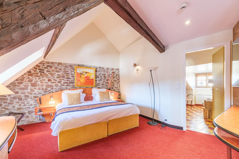 Bedroom, L'Hostellerie du Chateau, Haut-Rhin