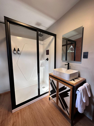 Bathroom, Lobo Glamp Corral De Pierda, Amanalco