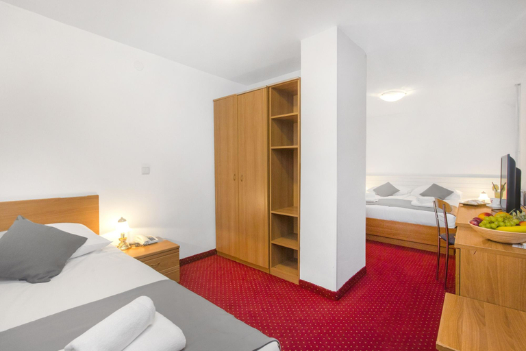 Bedroom 2, Hotel Jadran, Šibenik