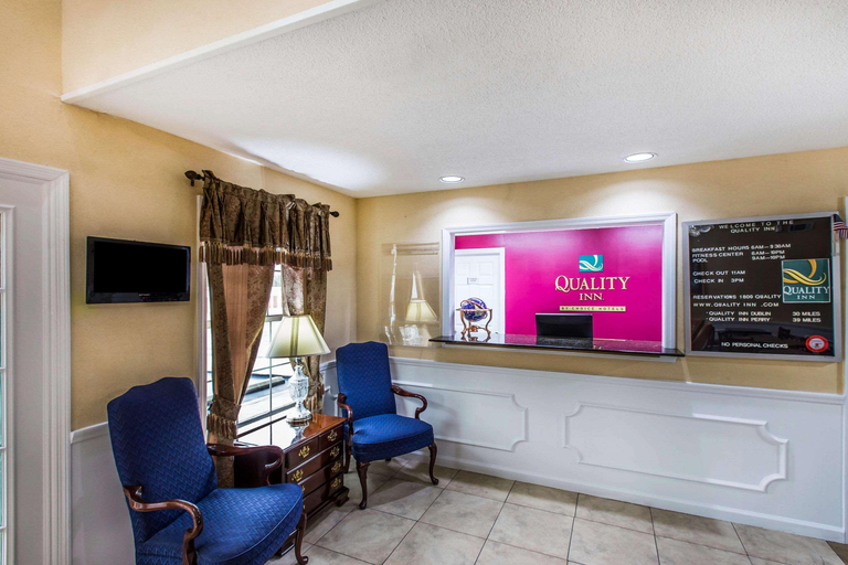 Public Area 2, Quality Inn Eastman, Dodge