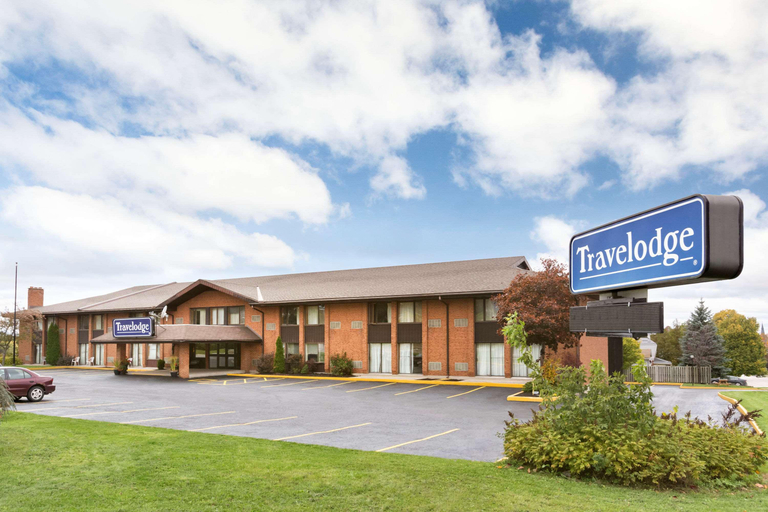 Exterior & Views 2, Travelodge by Wyndham Owen Sound, Grey