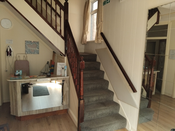 Others 5, Mayvene, Lincolnshire