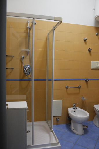 Bathroom 2, Ancelle Sorrento - Casa d'Accoglienza, Napoli
