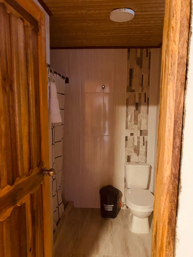 Bathroom 4, Hotel Areca, Líbano
