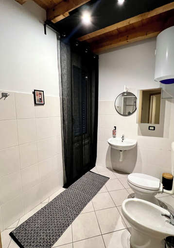 Bathroom 4, OMA Residence, Pavia