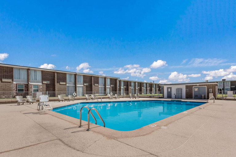 Sport & Beauty, Baymont By Wyndham Oklahoma City Bricktown, Oklahoma